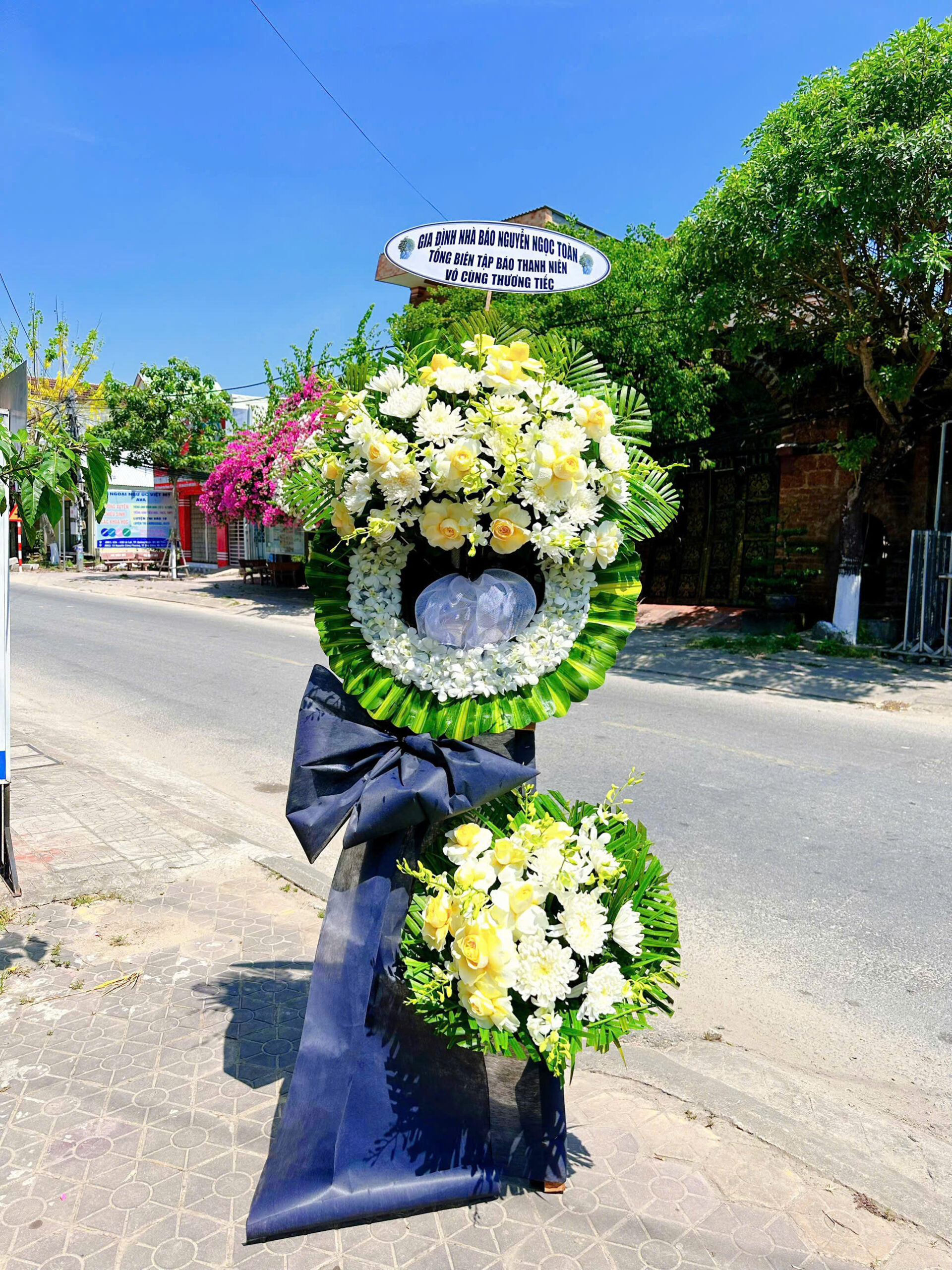 Lẵng hoa chúc thọ, kính viếng